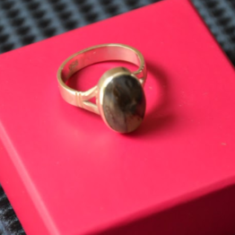 anillo opalo andino oscuro